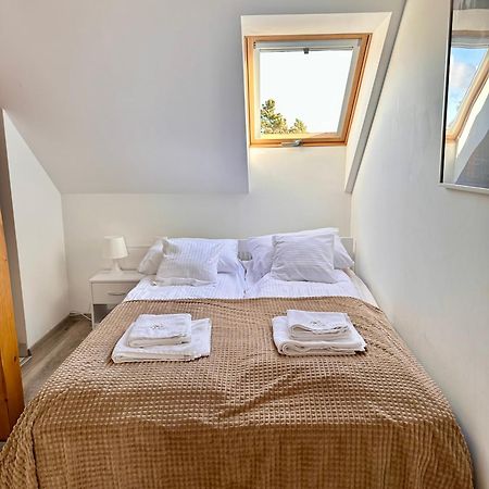 Klimatyczny Apartament Nr 8 Z Widokiem Na Gory Sowie Bielawa  Kültér fotó