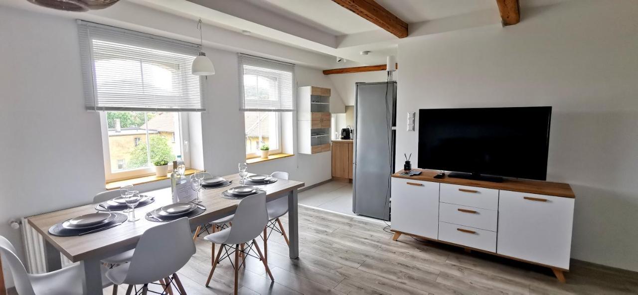 Klimatyczny Apartament Nr 8 Z Widokiem Na Gory Sowie Bielawa  Kültér fotó