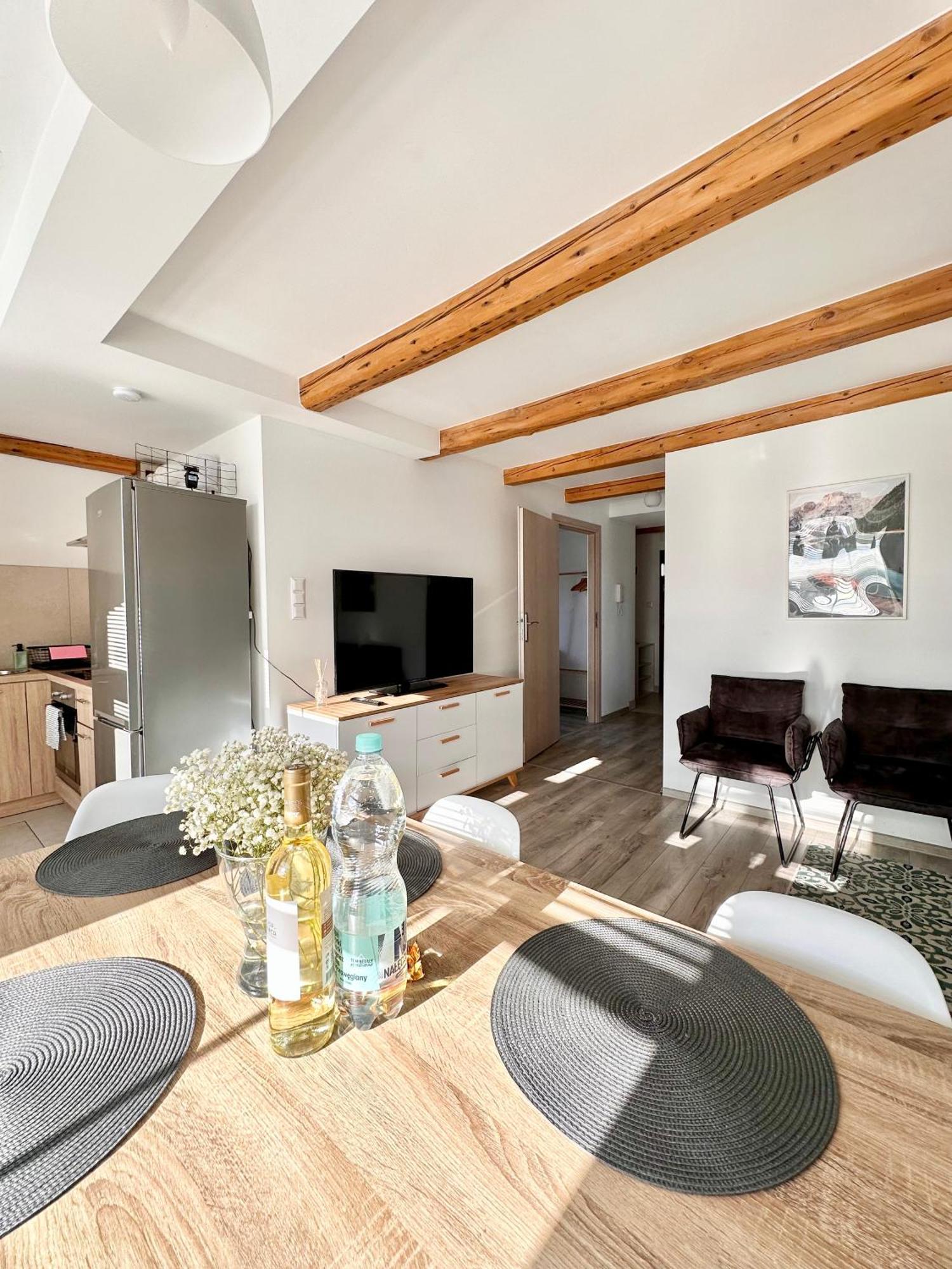 Klimatyczny Apartament Nr 8 Z Widokiem Na Gory Sowie Bielawa  Kültér fotó