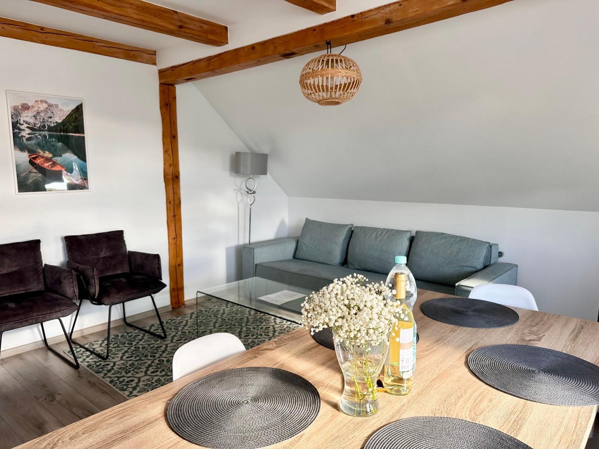 Klimatyczny Apartament Nr 8 Z Widokiem Na Gory Sowie Bielawa  Kültér fotó