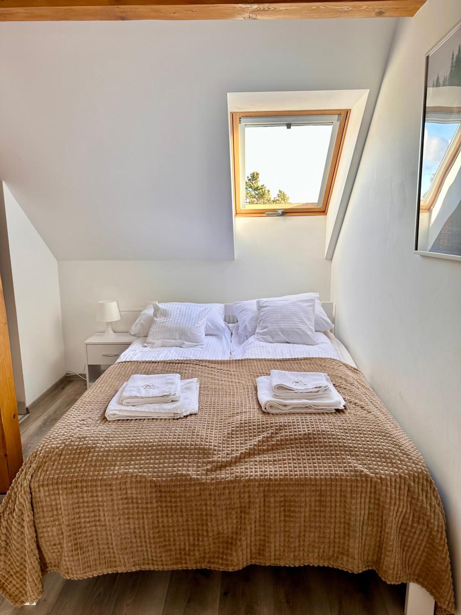 Klimatyczny Apartament Nr 8 Z Widokiem Na Gory Sowie Bielawa  Kültér fotó