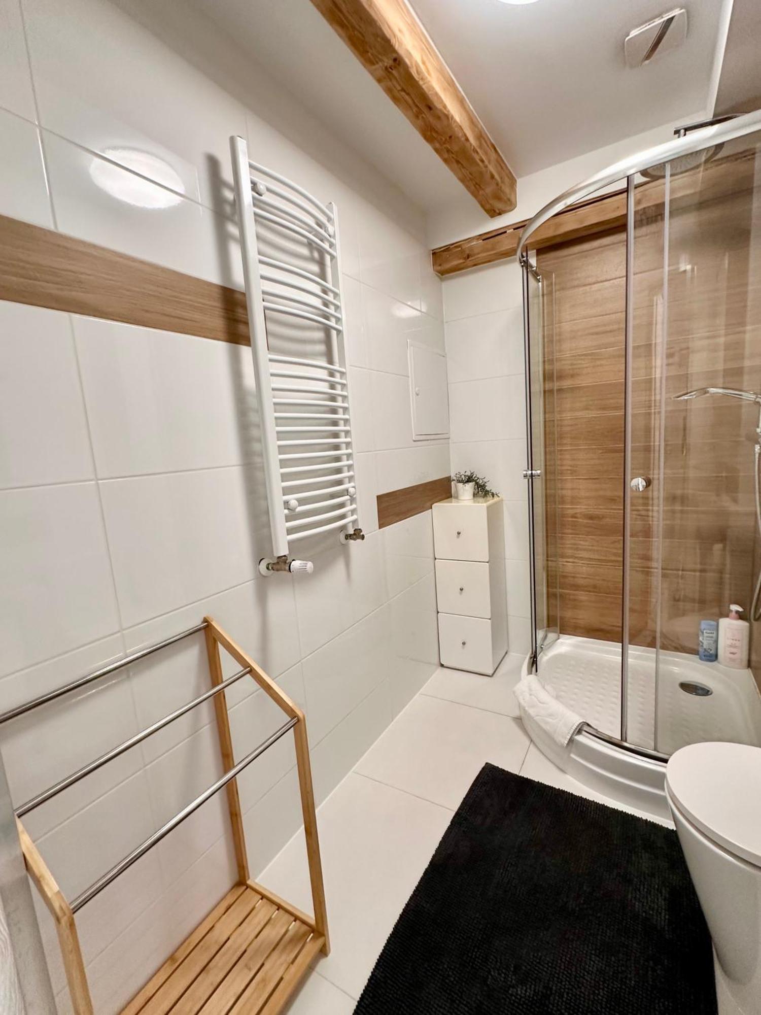 Klimatyczny Apartament Nr 8 Z Widokiem Na Gory Sowie Bielawa  Kültér fotó